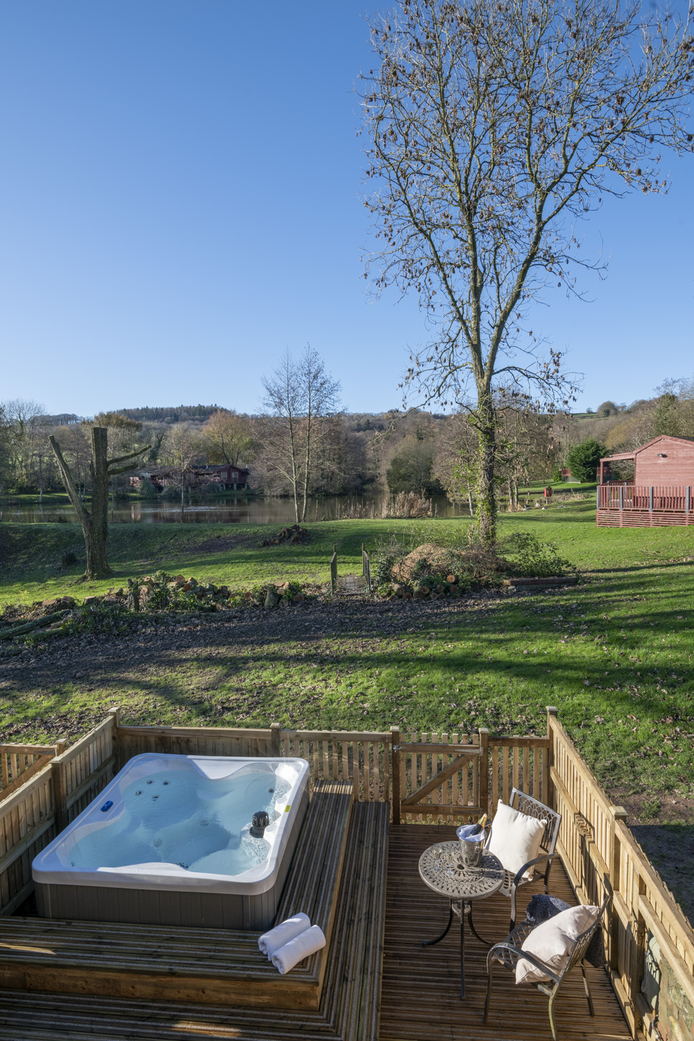 Otter Cottage Hot tub