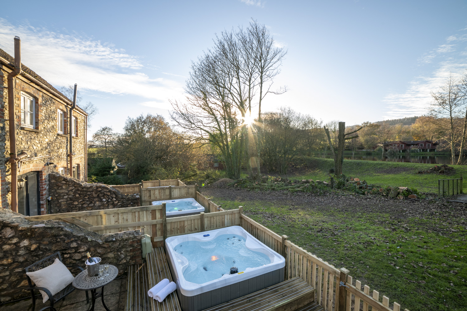 Otter Cottage Hot tub