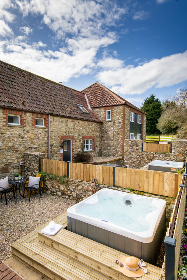 Sweet Hay Hot tub