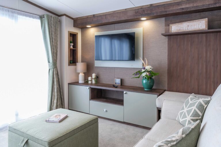 Heron Lodges Holiday With Hot - Heron Lodge Harlington 1 1 768x512 